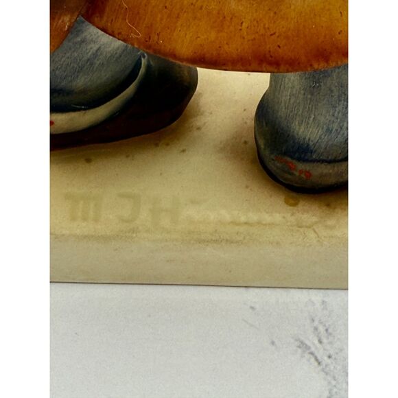 Hummel 89/I "Little Cellist" TMK2 full bee, 1950s, Germany, Hummel Musician - Picture 9 of 12